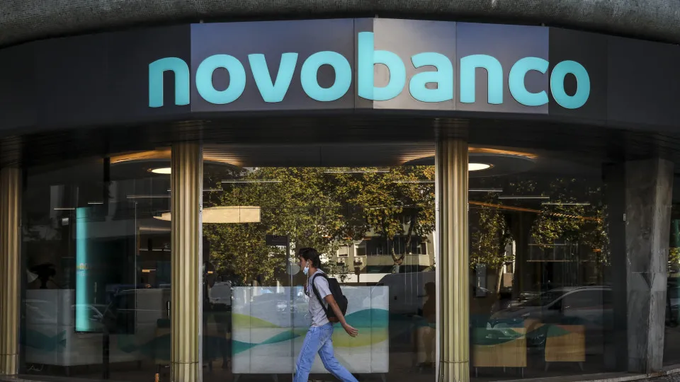 The sale of Novo Banco cannot be considered a success and the searches are symbolic.