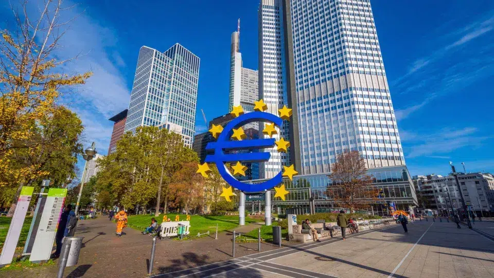 Today there is a decision from the ECB: What will happen to the interest rates?