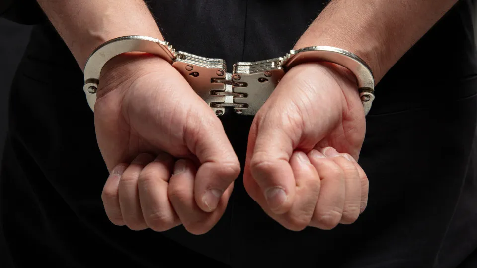 Two suspects arrested for assaulting partners in Porto