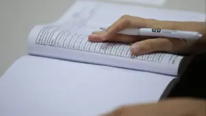 Voter turnout is 21.72% by 12:00 PM, higher than in 2021