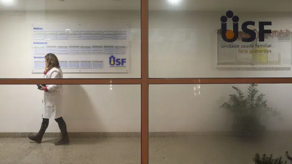 30 professionals launch manifesto against "depletion of health centers"