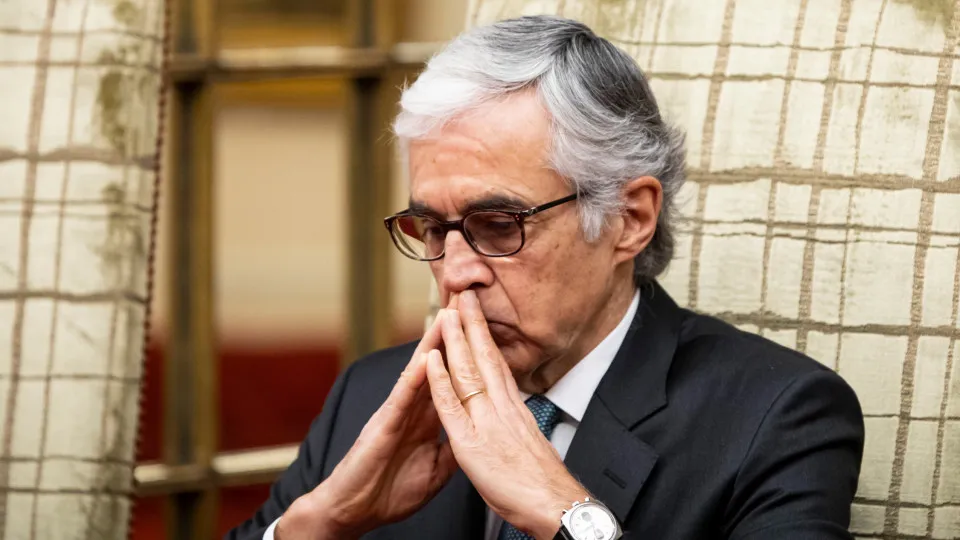 Aguiar-Branco disagrees with Marques Mendes on the creation of "senators"