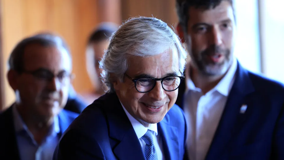 Aguiar-Branco visits the district of Bragança in another "Close Parliament"