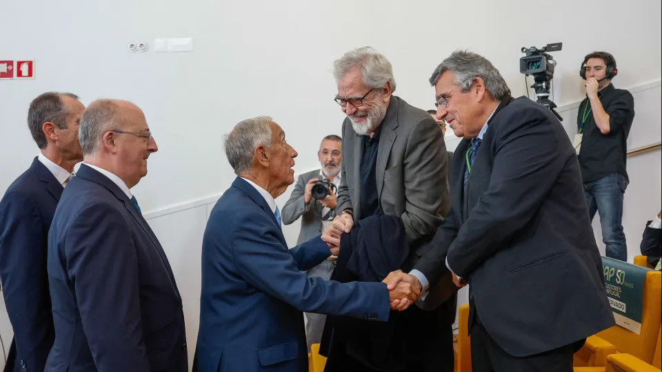 António Barreto highlights CAP's contribution to freedom and the right of association.