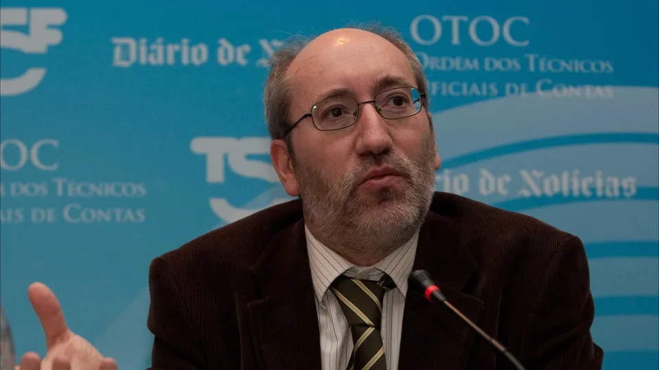 António Filipe argues that his candidacy is irreplaceable.