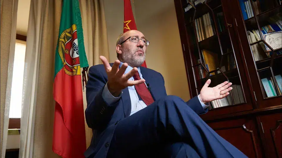 António Filipe challenges Montenegro to withdraw the labor package and avoid a strike