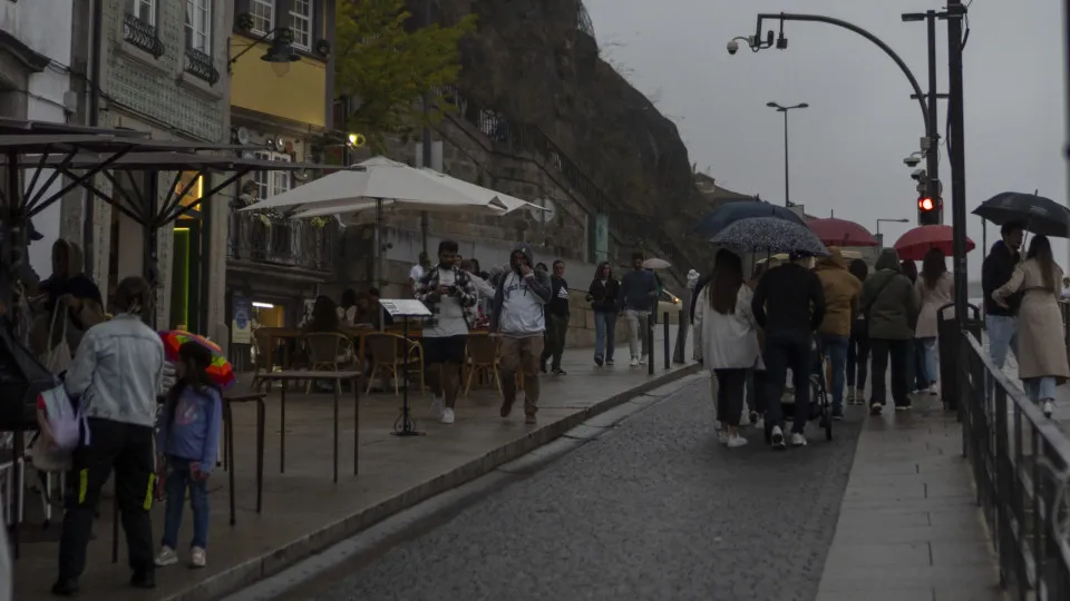 Attention! There are seven districts on the mainland under a 'yellow' warning due to the rain.