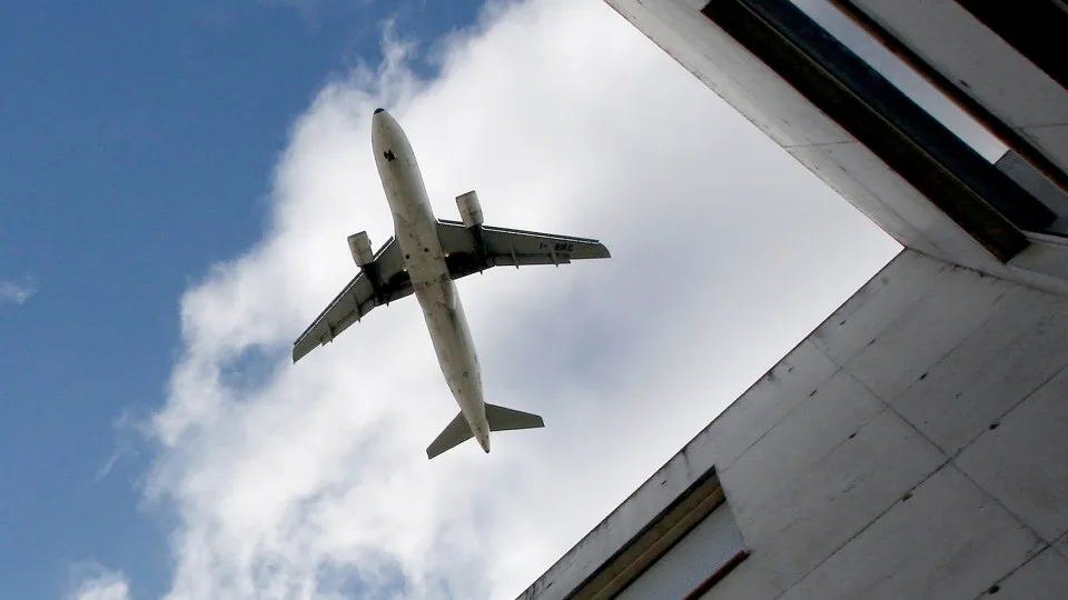 Aviation crew decide on joining the strike at an emergency assembly