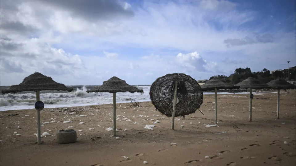 Bad weather caused 102 incidents tonight (no injuries or displacements)