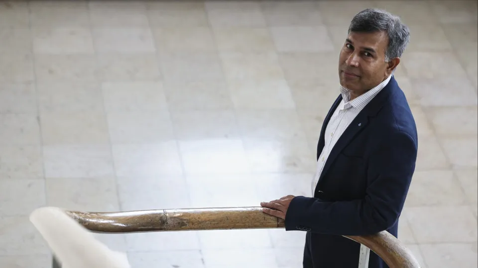 Bangladesh? "I don't recognize in this poster the Portugal that I know exists"