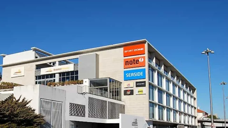 Bragança Shopping reopens today after a fire in the parking lot.