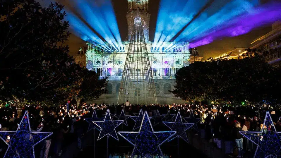 Christmas lights turn on November 29th in Porto and Aliados is the stage for concerts.