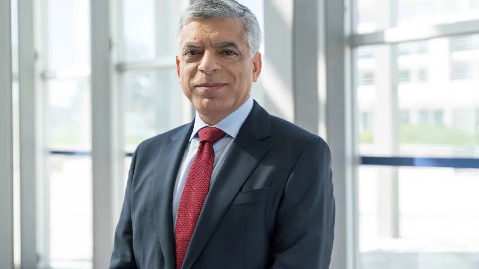 CIP says that the Government is giving the Horta Seca Palace for its "new headquarters"