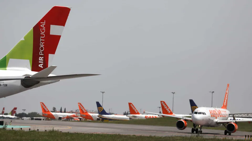 Companies that suspended flights to Venezuela may lose rights