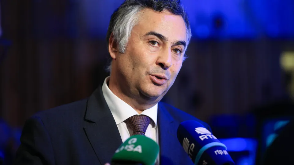 Computers? "If they are missing, they don’t communicate the need," says the minister.