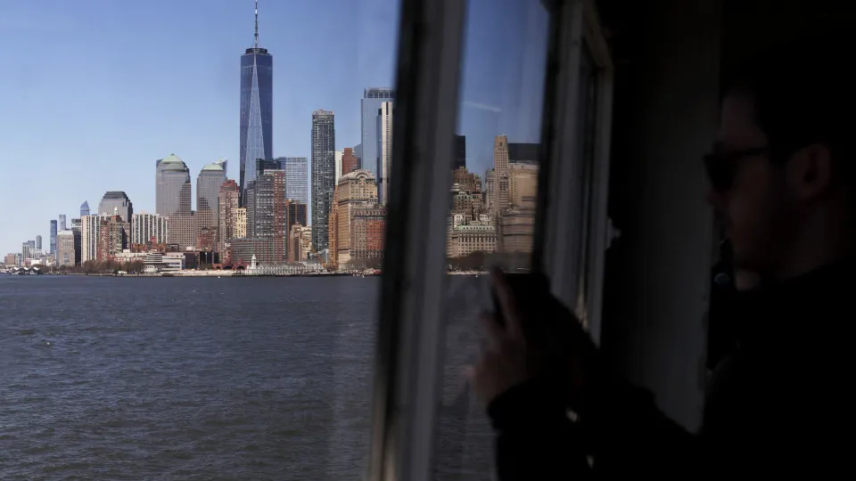 Cost of living and safety lead the concerns of Portuguese in New York