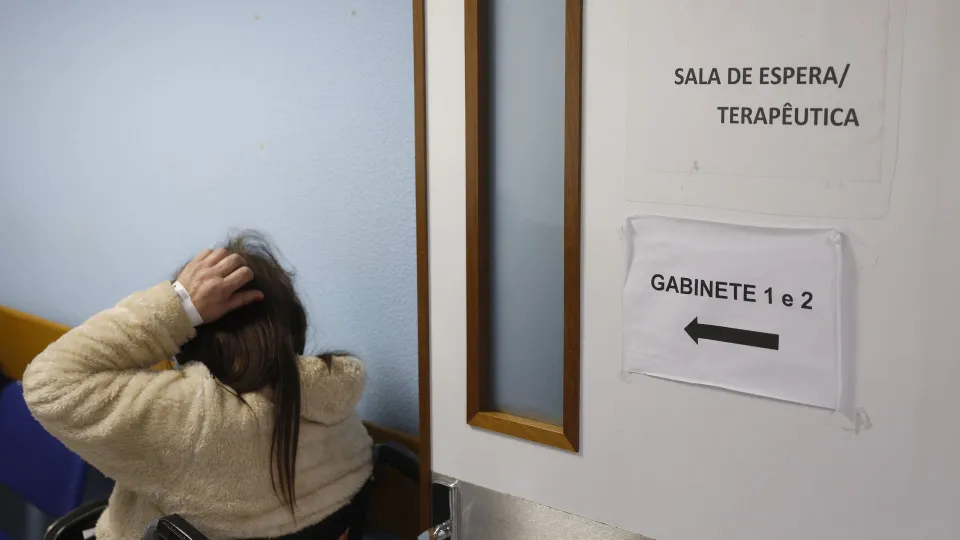 Demand for emergency services in Portugal is more than double that in the OECD.