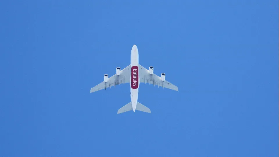 Emirates transfers flights to new Luanda airport this Saturday.