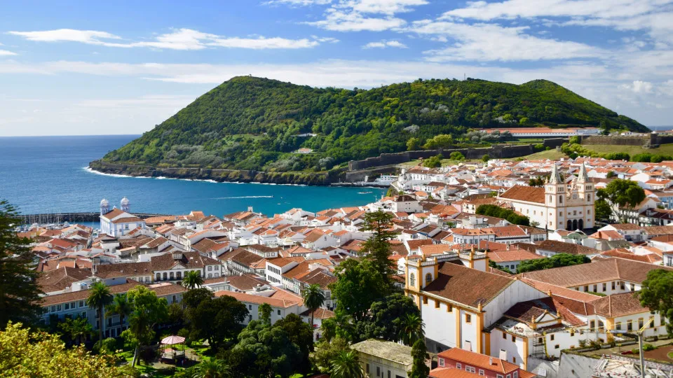 Entrepreneurs from the Azores want to counteract "signs of reduction" in tourism.
