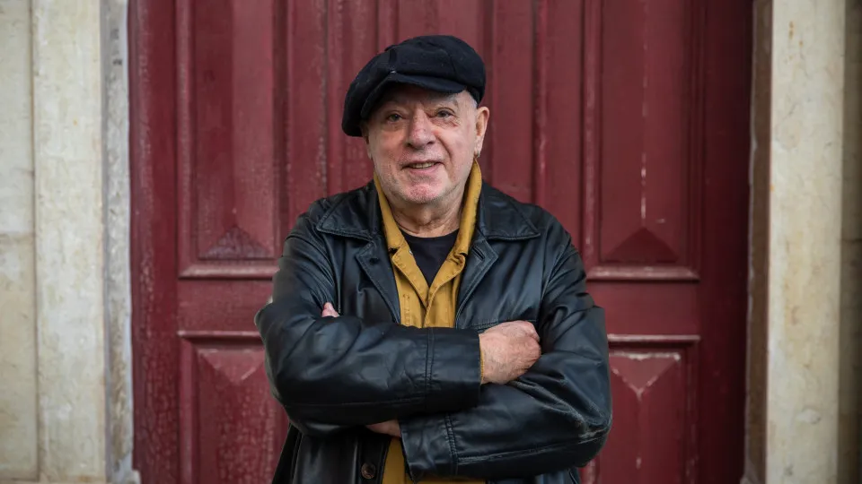 Father and son at the Coliseum! Agir and Paulo de Carvalho perform together in April