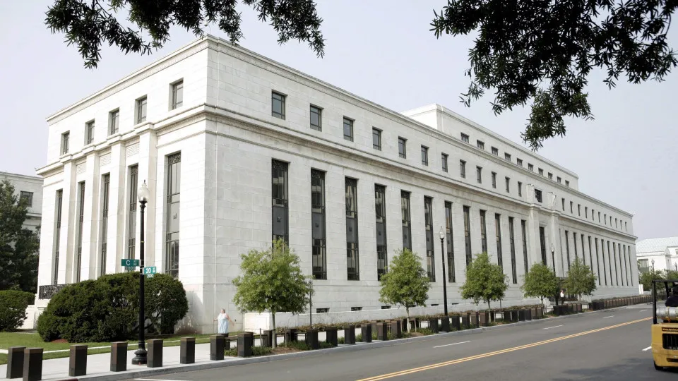 FED approves a historic volume of loans to American banks in one day