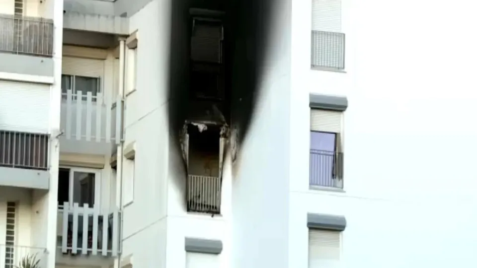 Fire in Mira Sintra building leaves one dead and 12 injured