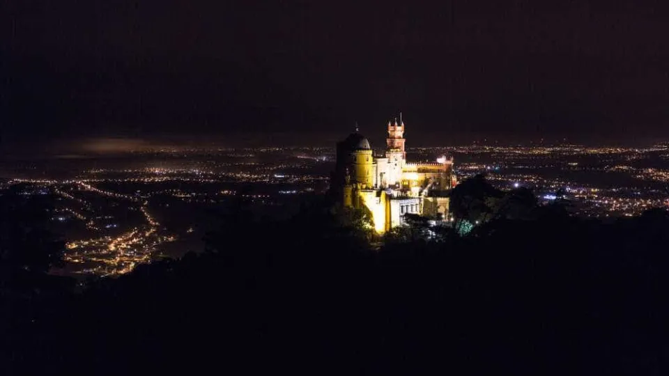 Former director of the Pena Palace, José Martins Carneiro, dies at 73.