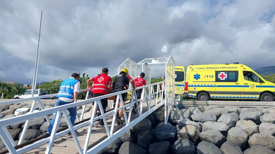 German disappeared while snorkeling in Madeira. He was rescued on a cliff.