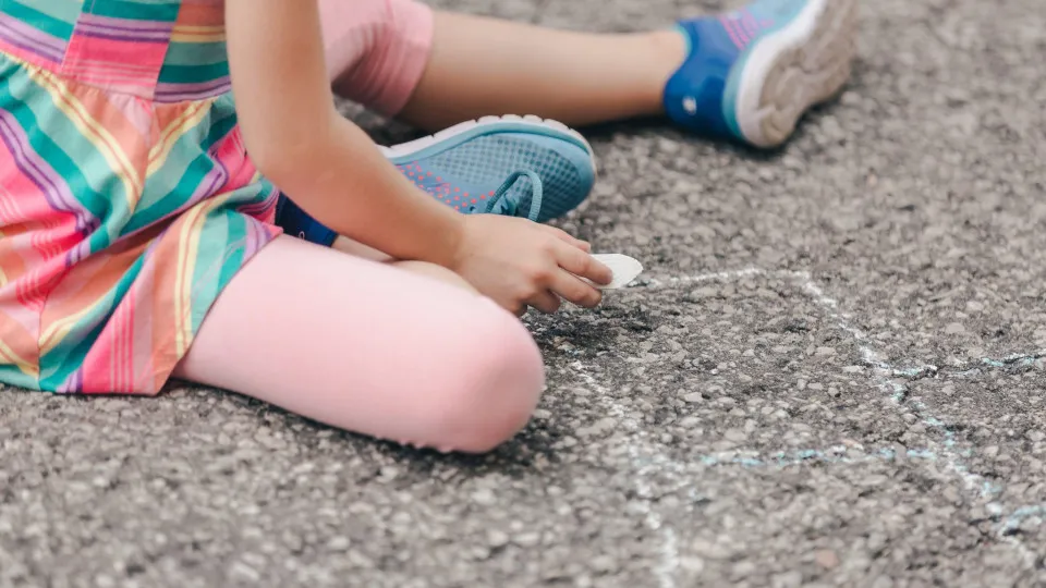 Girl reports father after sexual abuse (he was already referenced by the PJ)