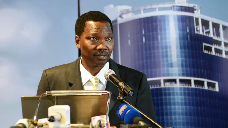 Governor of the Bank of Mozambique says that financing to the State is lawful