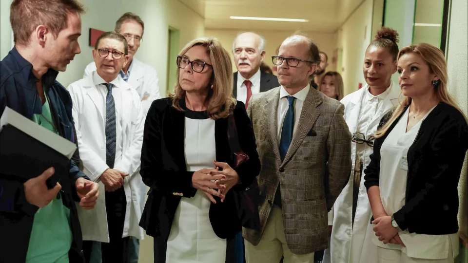 Health Minister assures that there is no shortage of flu vaccines.