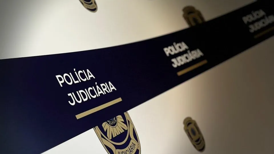 Hires "acquaintance" to kill ex-partner and is reported. Was detained.