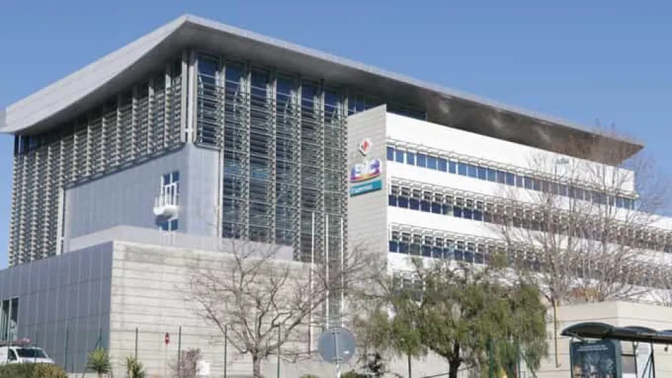 Impresa confirms "negotiations with the MFE group" for up to 33% of the capital