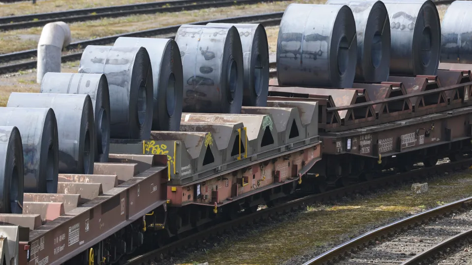 Industrial production prices decreased by 2.8% in October.