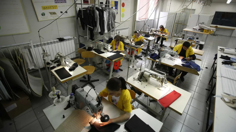 Industrial production rises 1.2% in September in the eurozone and EU