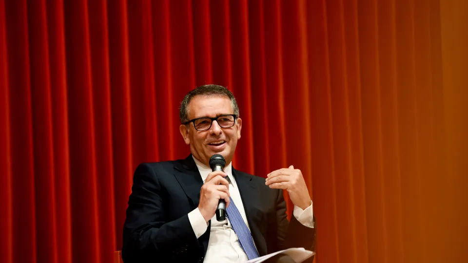 Insurance rejects "piecemeal solutions" and will issue warnings about ministers "in private"