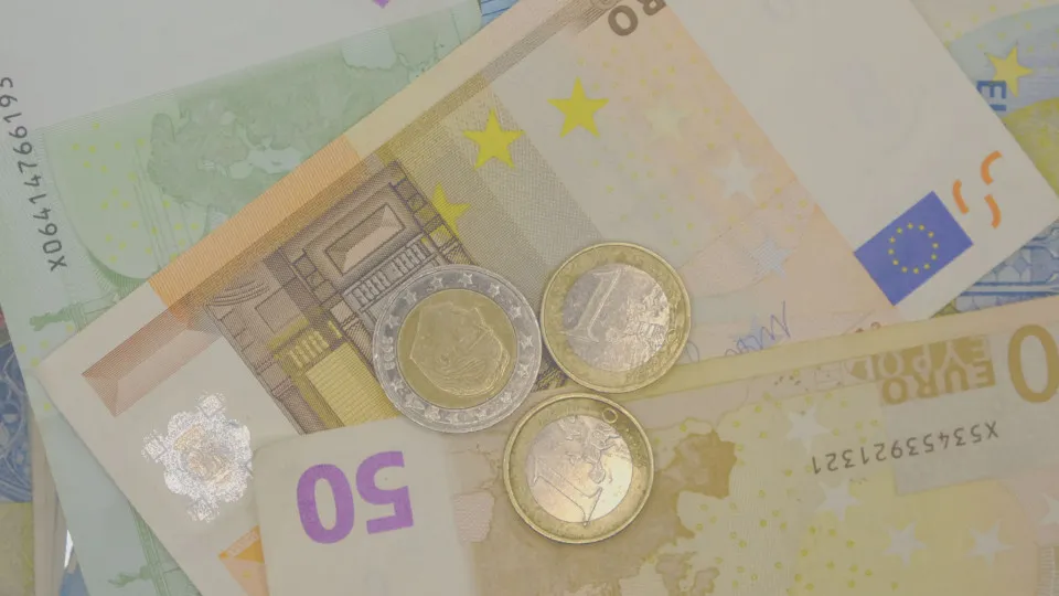 Interest on Portugal's debt rises at two, five, and 10 years