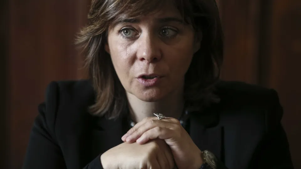 "It's good not to falsify history, and the 25th of April, that indeed changed everything"