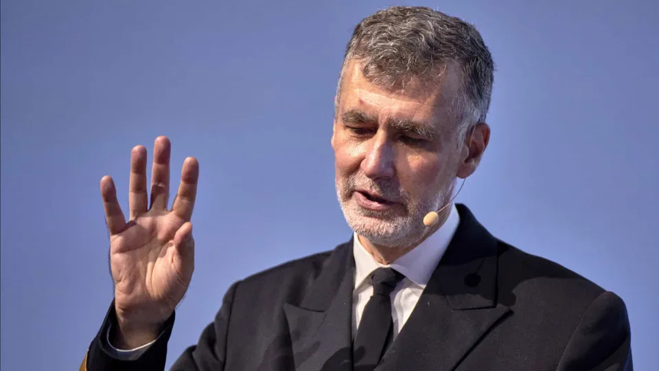 Labor package? "We have to change, but with cohesion. The economy is the people."