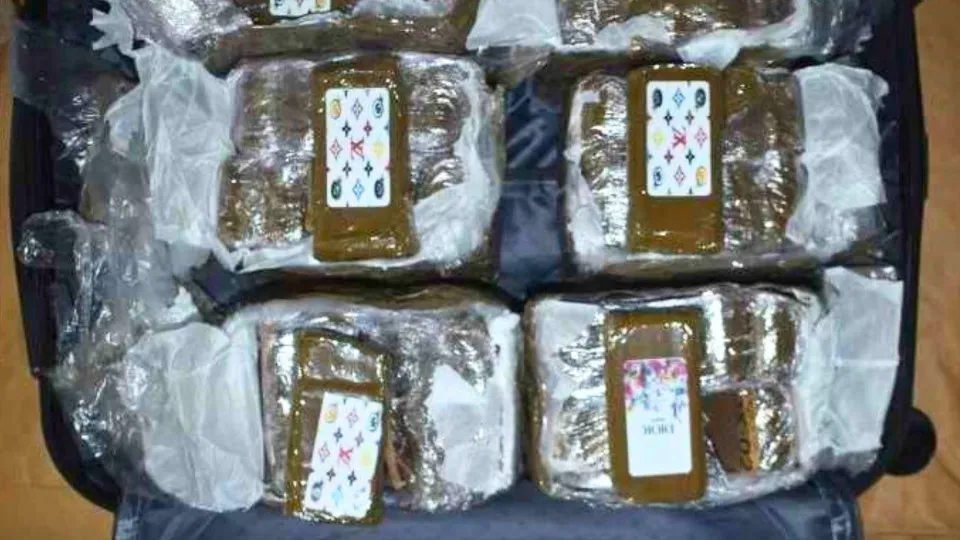 Lisbon. Arrested for drug trafficking after being caught in the trunk of a car