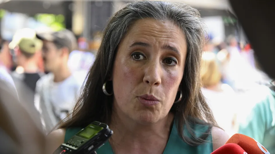 Livre wants to test basic income for cohesion and a minimum wage of €970