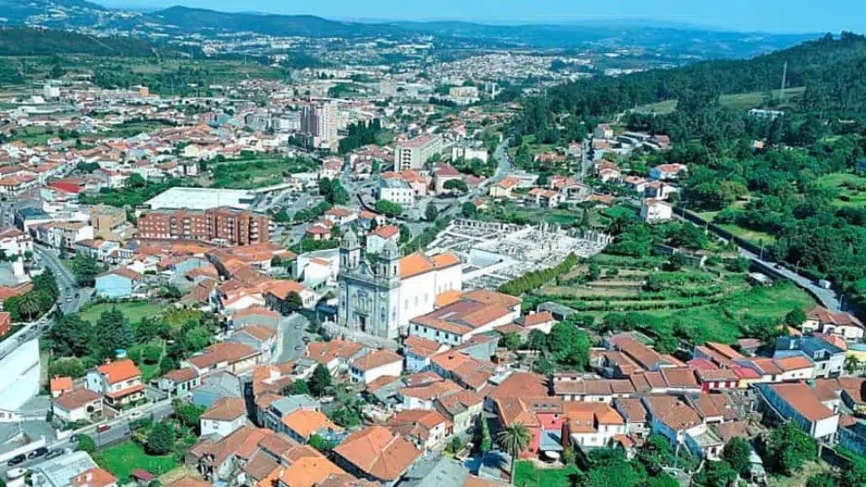 Man abuses brother's girlfriend's daughter in Valongo. Victim is 11 years old.