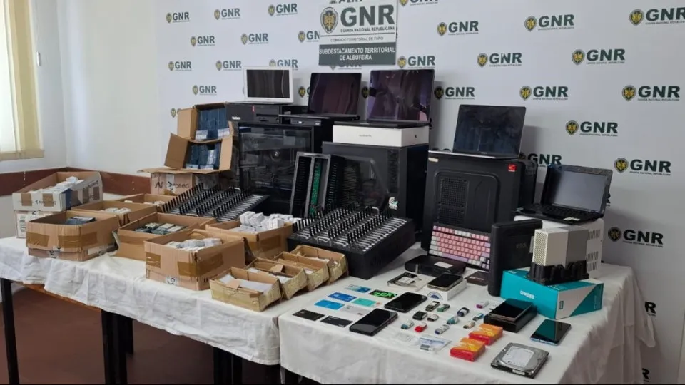 Man arrested on suspicion of being part of "Hello Dad, Hello Mom" scam network