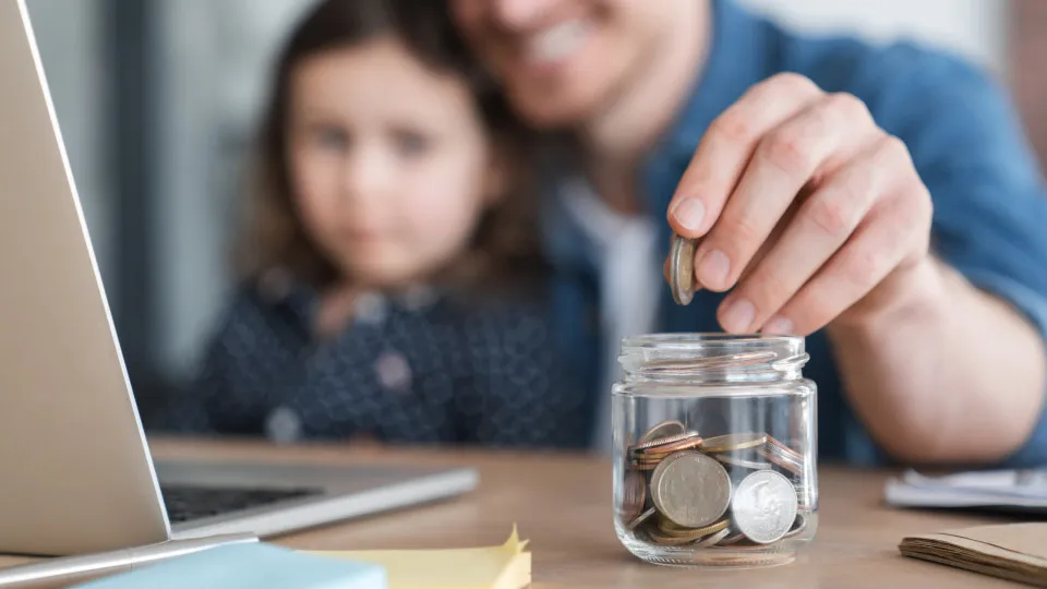 Most Portuguese say that saving is difficult or extremely difficult.