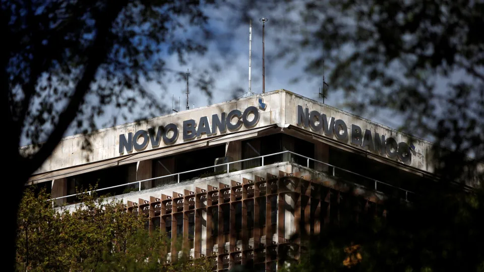 Novo Banco only retains 50% of the workers from Unicre's business.