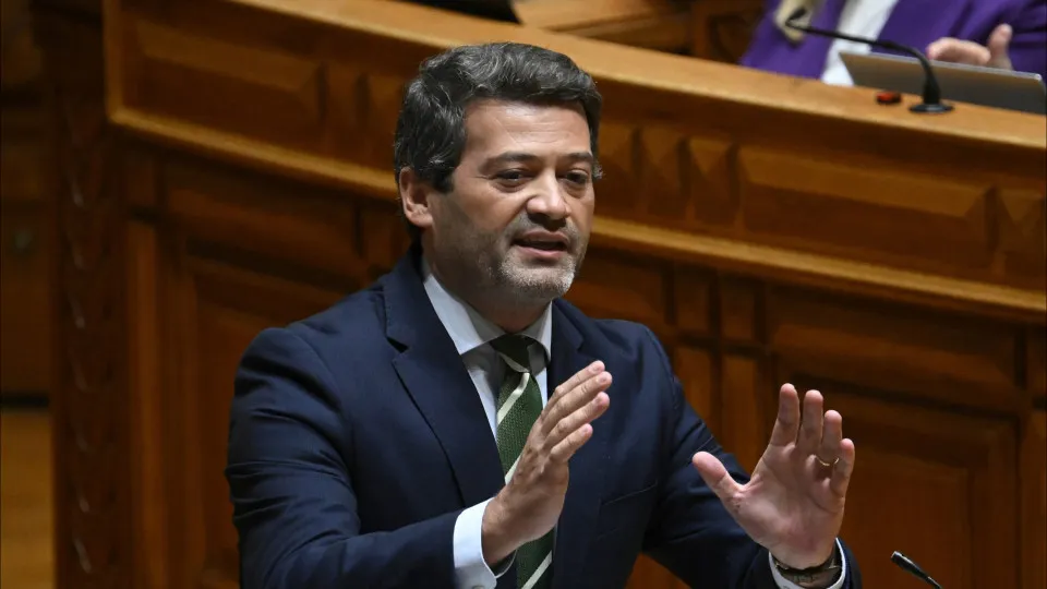 OE2026: Ventura accuses PS of being a "crutch for PSD" and "useless to democracy"