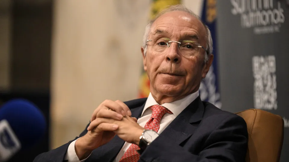 "Old political tricks" reveal tension on the Right. What happened?