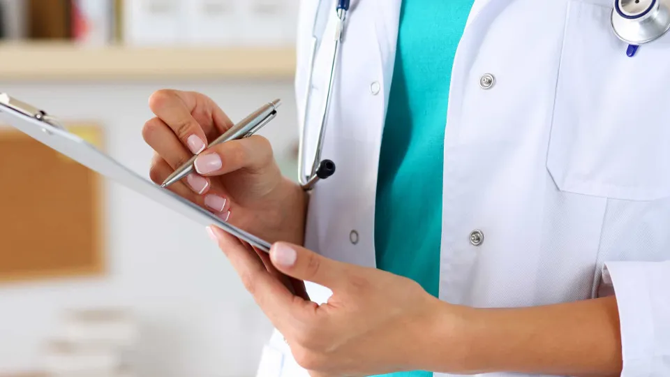 One third of the specialized training vacancies remain unfilled one day before the end.