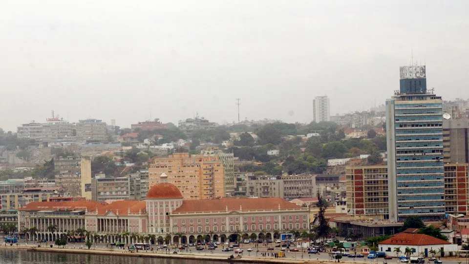 Oxford Economics sees Angola's interest rate falling to 14% by the end of 2026