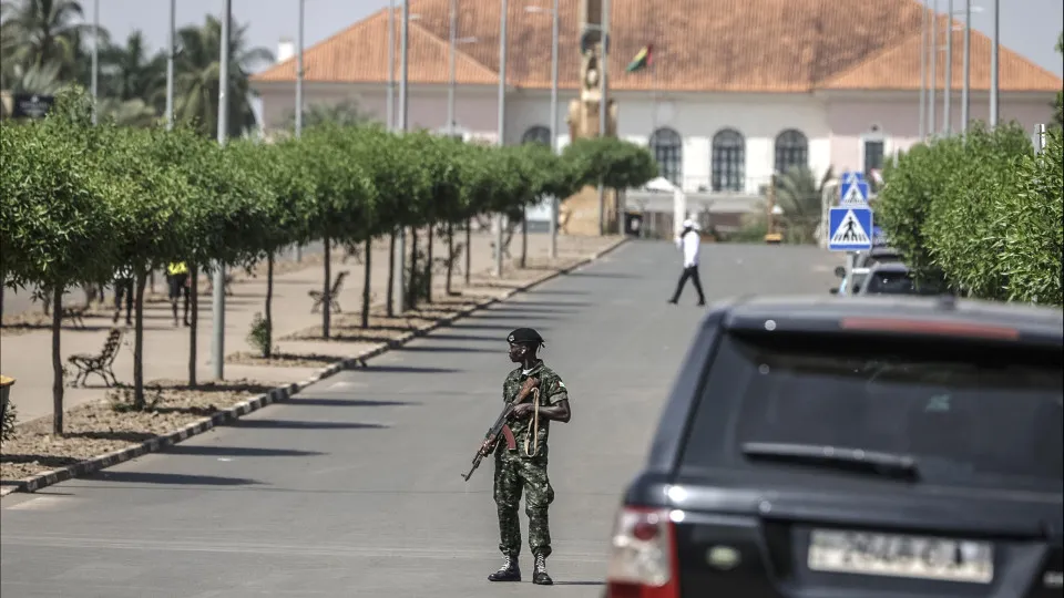 Passengers should inquire about flights to and from Bissau, says the embassy